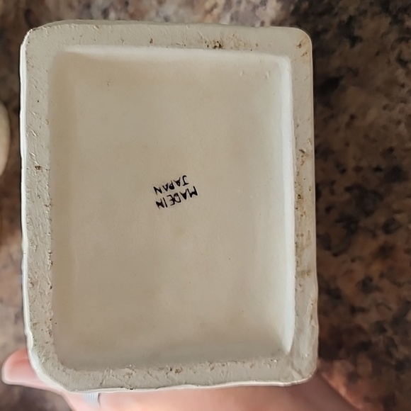 Antique Salt Cellar Basketweave Floarl Wall Mount Salt Cellar Made In Japan - Picture 7 of 7